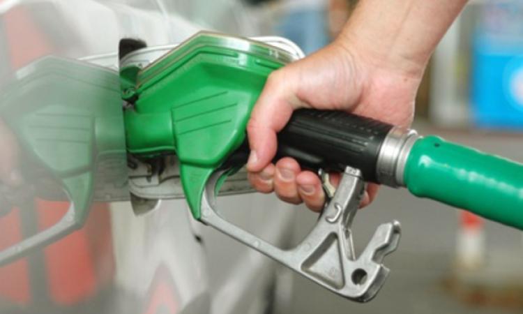 Rifornimento con la carta aziendale: arrestato un 41enne