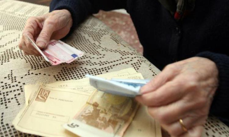 Montespaccato - Truffa dello specchietto, arrestato 47enne