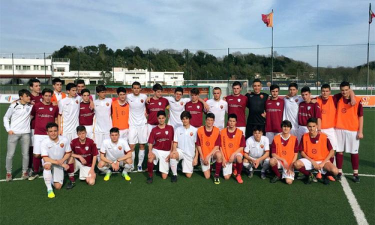 L&amp;apos;Athletic Soccer Academy a Tirgoria con l&amp;apos;AS Roma