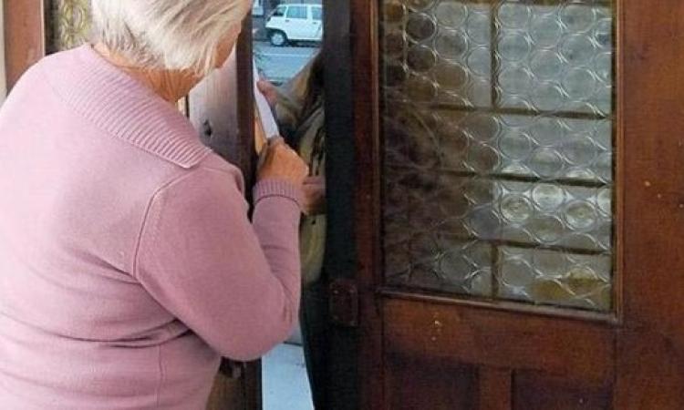 Villa Pamphili: si fingeva badante per rapinare anziani