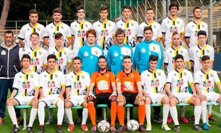 La Viterbese al completo