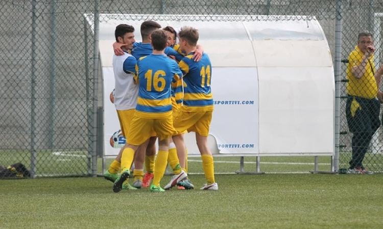 L&amp;apos;esultanza del team di Masi dopo il quinto gol (foto De Cesaris)