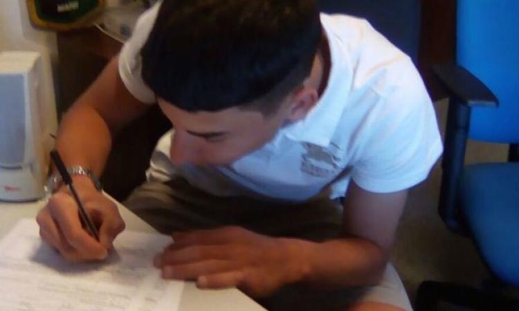 Pingitore al momento della firma