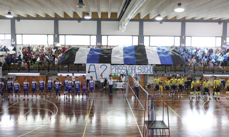 Lo spettacolo del pubblico al PalaHydra