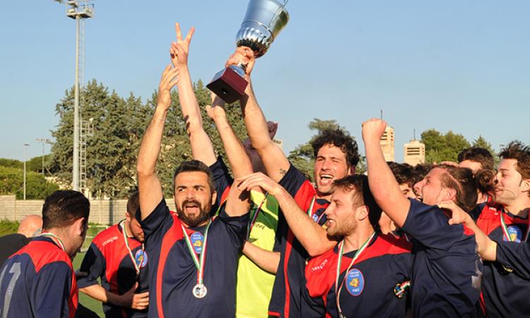 La Virtus con la Coppa (foto ©Del Gobbo)