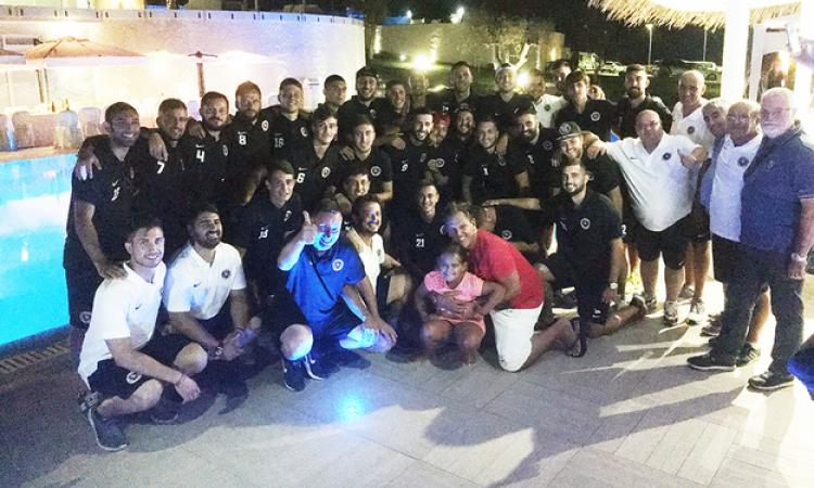 Unipomezia Virtus: la foto di gruppo durante la serata di presentazione della squadra