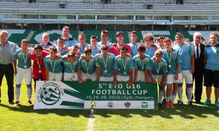 La Lazio dopo la finale persa contro lo Sparta Praga (foto etocup.hu)