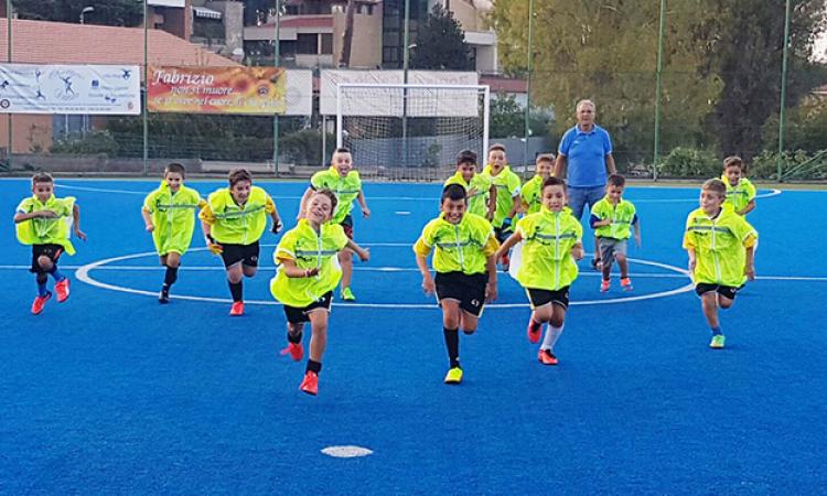 Piccoli giocatori del Borussia in campo