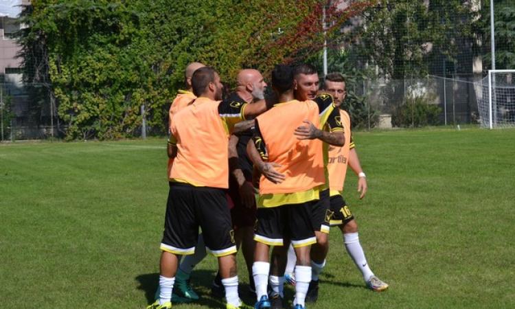 Marchetti abbracciato dopo l&amp;apos;1-1