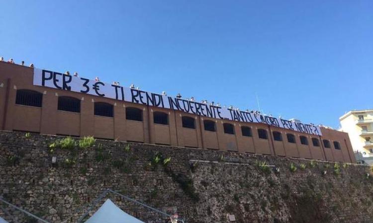 Lo striscione esposto dai tifosi durante la gara contro la Vis Subiaco