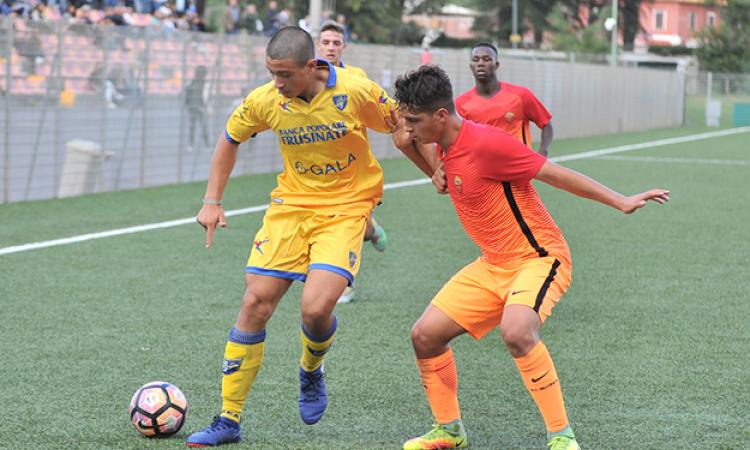 Francesco Semeraro, in marcatura su Merola © DelGobbo