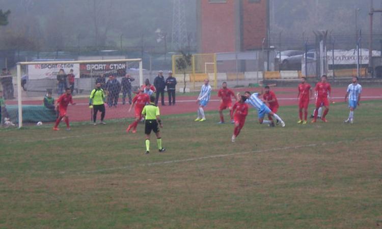 Una fase di gioco tra Aprilia e Cassino