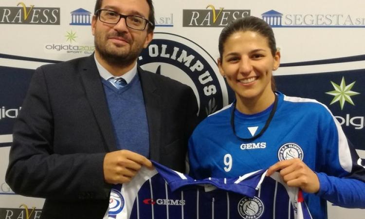 Cely Gayardo con la nuova maglia