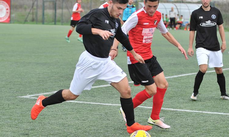 Kick Off (©De Cesaris)