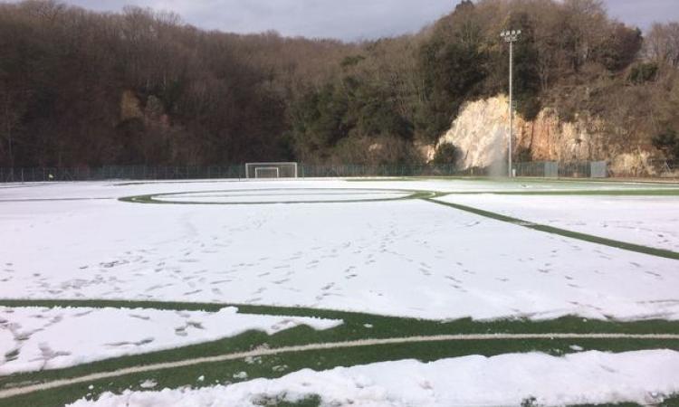 Allumiere, campo innevato