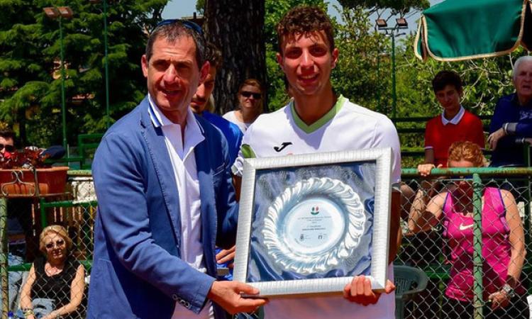 Premiazione Gianluca Di Nicola