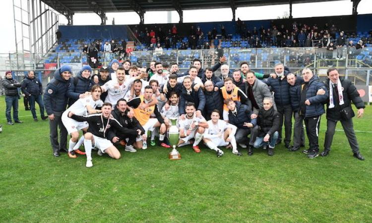 L&amp;apos;Unipomezia con la coppa (@Lori)