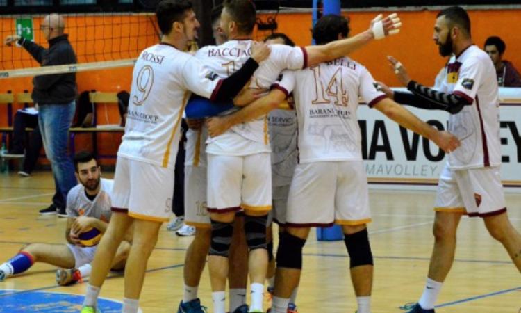 La Roma Volley esulta dopo aver battuto la capolista (foto ©Minciotti)