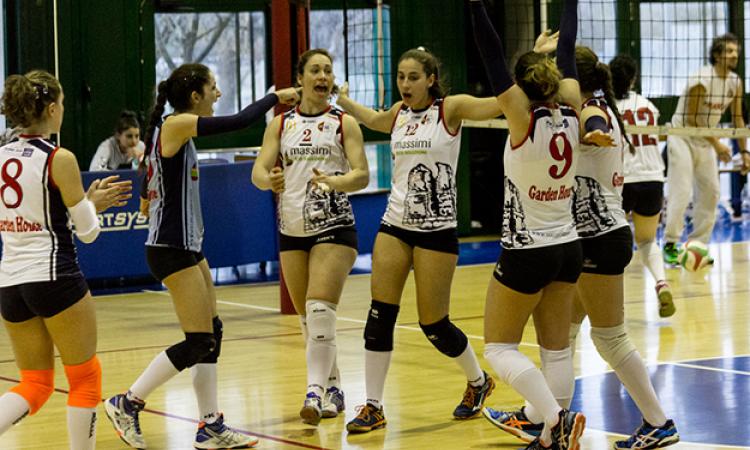 Ladispoli esulta durante il match contro Labico