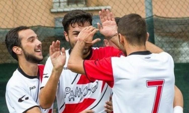 La capolista va