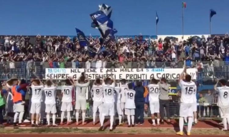 Il Bisceglie festeggia per la promozione in Lega Pro