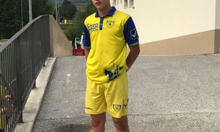 Perseu con la maglia del Chievo Verona
