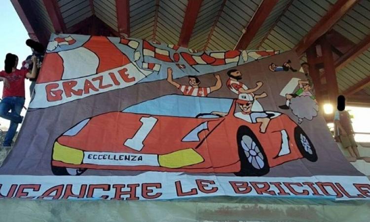 Lo striscione comparso nel derby