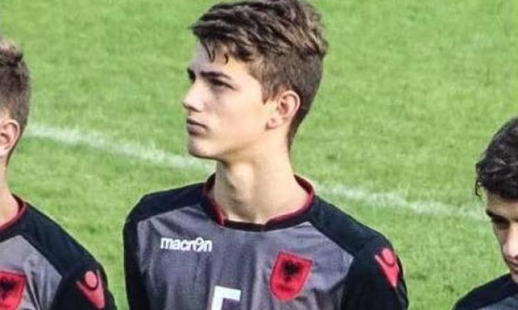 Kalaj con la maglia dell&amp;apos;Albania