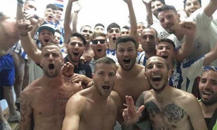 Il selfie della Cavese a fine partita (foto Facebook)