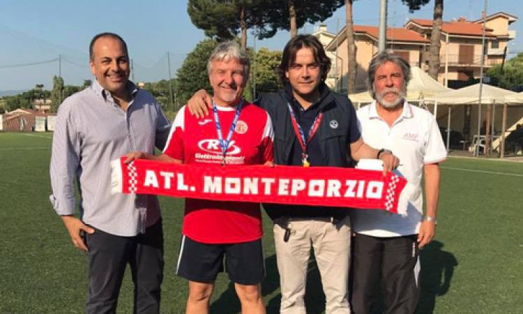 Valer Doci, in rosso, durante la sua presentazione