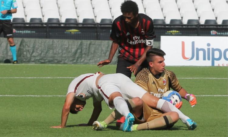 Barbarossa, Culotta e Soncin: il portiere con un miracolo ha evitato il pari giallorosso nel finale (foto De Cesaris)