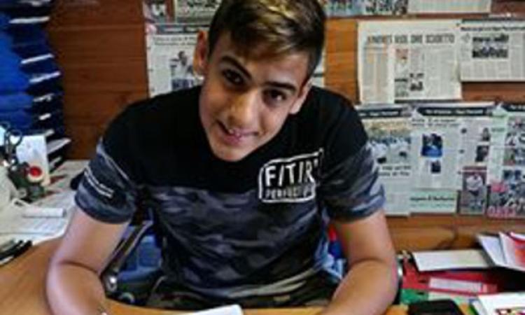 Simeoni al momento della firma
