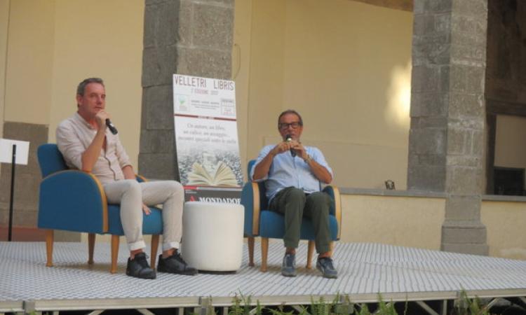 Craig Warwick durante la presentazione