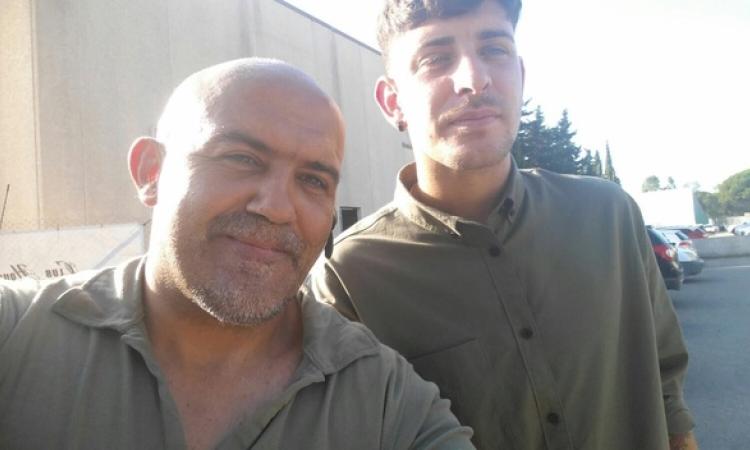 Thomas Funari, in compagnia del procuratore Giuseppe Schiraldi, firma ad Anzio