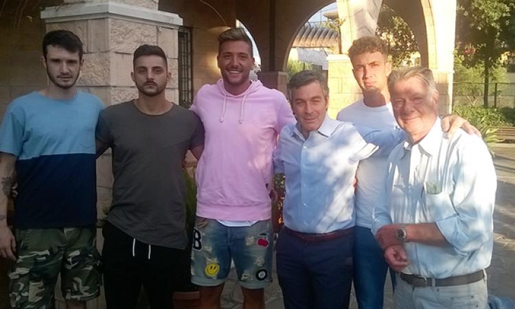 Foto di gruppo in casa Grotte Celoni: da sinistra Morgavi, D&amp;apos;Aguanno, Alessandroni, Forti, Ciampini e Piervincenzi (©Gazzetta Regionale) 
