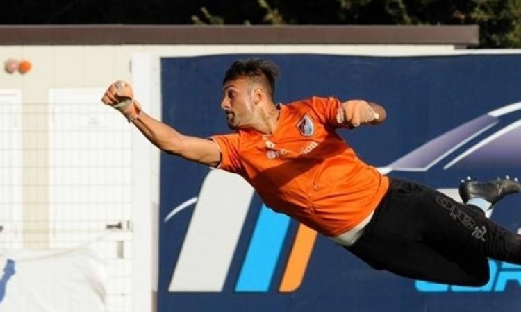 Nicholas Di Mario con la maglia della Lupa Roma (foto Facebook)