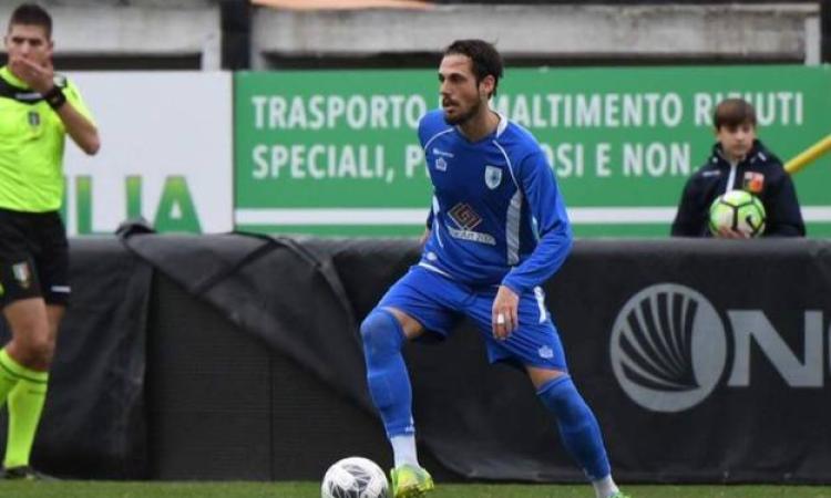 Alessio Foti con la maglia dell&amp;apos;Itri (foto Facebook)