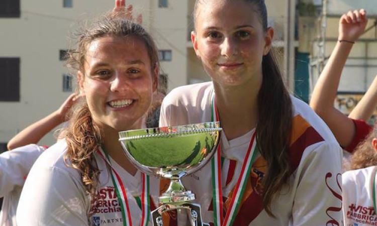 A sinistra, Valentina Simeone