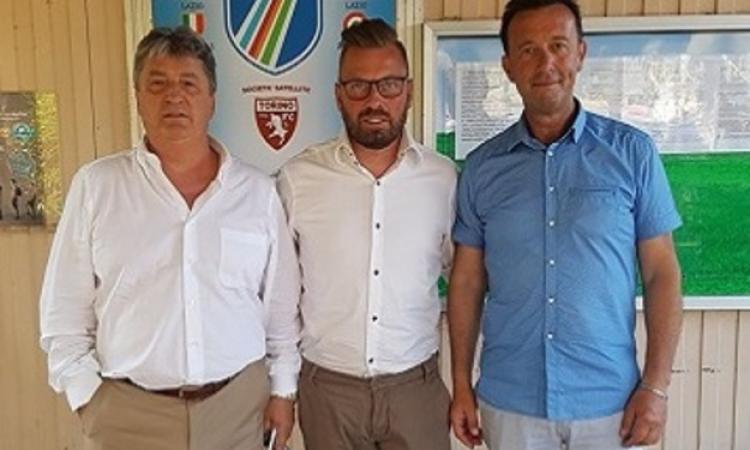 Coscia, al centro, con il presidente Camerini e il direttore Bianchi