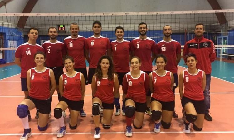 Il grupo dell&amp;apos;amatoriale misto della Rosavolley