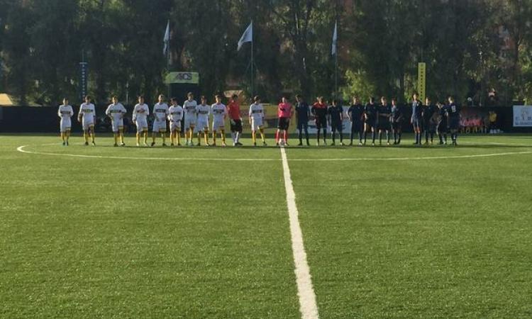 (l&amp;apos;ingresso in campo delle due formazioni)
