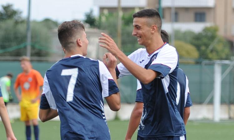 Menghini, a destra nella foto, autore di una tripletta