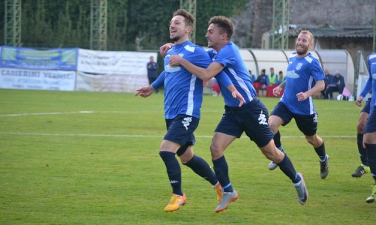 Barone esulta dopo il gol