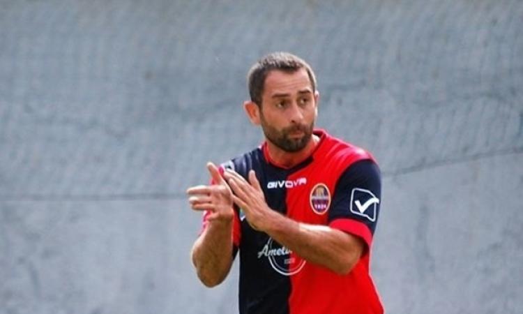 Giuseppe Campa e il Fiumicino salutano la coppa (foto Fiumicino Calcio)