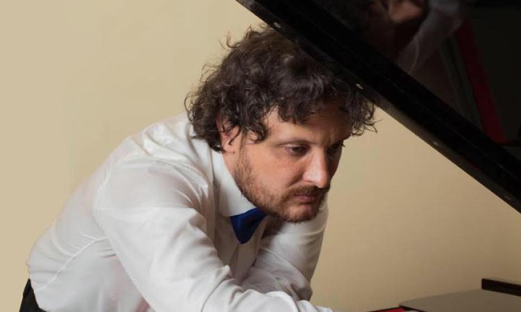 Il pianista Giacomo Di Tollo
