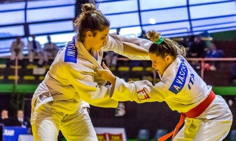 Flavia Favorini (a sinistra)
