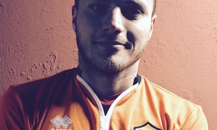 Lorenzo Fiorini con la maglia del Pro Roma