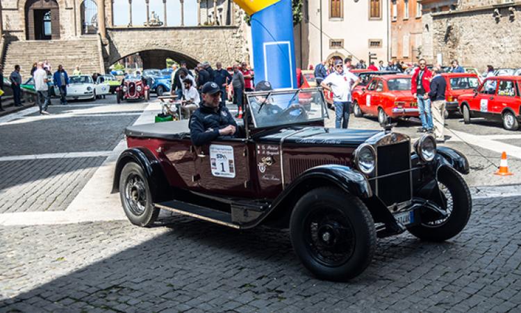 Una delle auto in gara