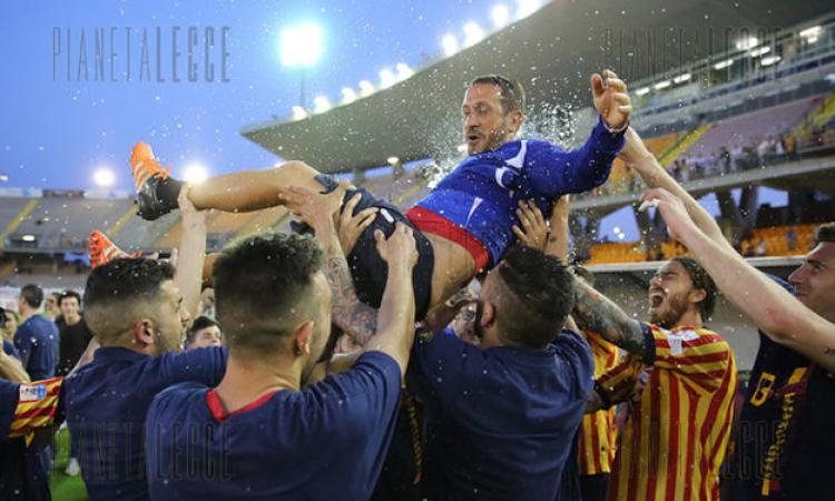 Federico Fabellini e la festa del Lecce (©pianetalecce)