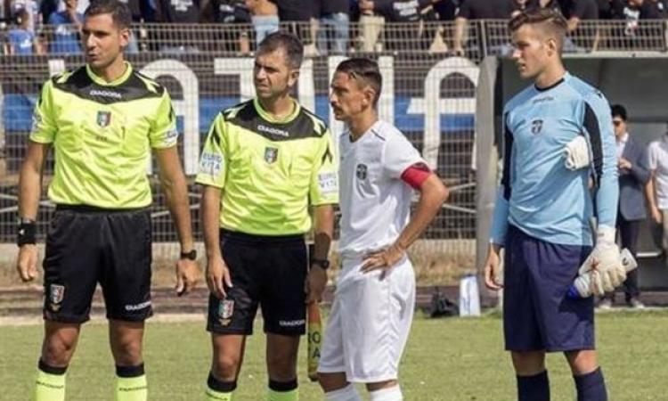 Andrea Bortolameotti insieme al capitano del Latina Catinali